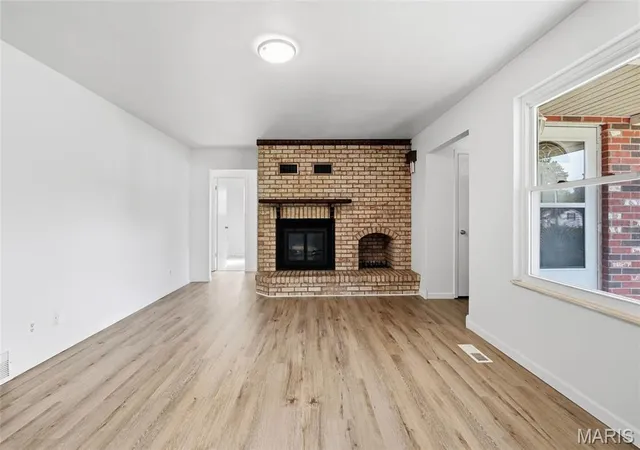 Photo 3 of Single family home for sale at 8 Monticello Pl, Fairview Heights, IL 62208 | MLS# MIS26064195 | Listing updated on 2026-10-05