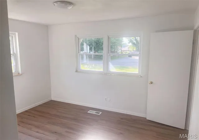 Photo 3 of Single family home for sale at 8 Monticello Pl, Fairview Heights, IL 62208 | MLS# MIS26064195 | Listing updated on 2026-10-05