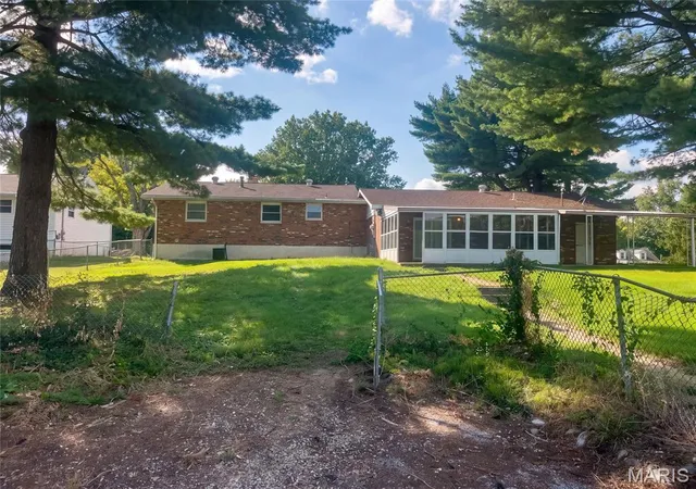 Photo 4 of Single family home for sale at 8 Monticello Pl, Fairview Heights, IL 62208 | MLS# MIS26064195 | Listing updated on 2026-10-05