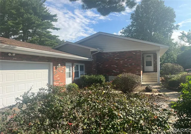 Photo 56 of Single family home for sale at 8 Monticello Pl, Fairview Heights, IL 62208 | MLS# MIS26064195 | Listing updated on 2026-10-05