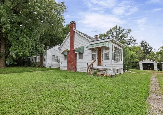 Photo 1 of Single family home for sale at 2308 S Belt W, Belleville, IL 62226 | MLS# MIS26064197 | Listing updated on 2026-10-05