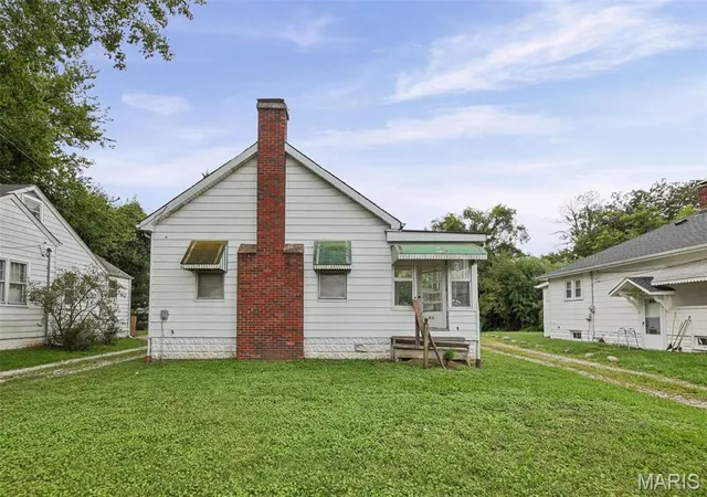 Photo 2 of Single family home for sale at 2308 S Belt W, Belleville, IL 62226 | MLS# MIS26064197 | Listing updated on 2026-10-05