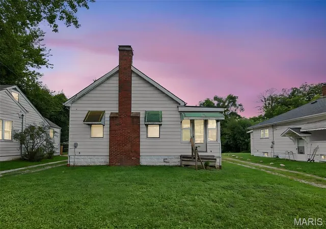 Photo 3 of Single family home for sale at 2308 S Belt W, Belleville, IL 62226 | MLS# MIS26064197 | Listing updated on 2026-10-05