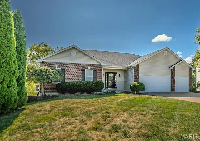 Photo 3 of Single family home for sale at 84 Reuben Ct, Saint Peters, MO 63376 | MLS# MIS26064199 | Listing updated on 2026-10-15