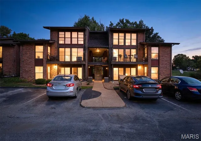 Photo 1 of Condo for sale at 1045 Mersey Bnd Dr #E, Saint Louis, MO 63129 | MLS# MIS26064201 | Listing updated on 2026-10-07