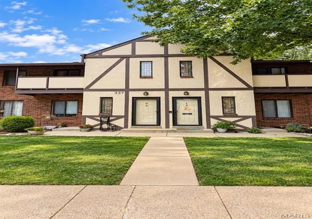Photo 1 of Single family home for sale at 337 Barrington Sq Est #D, Saint Louis, MO 63122 | MLS# MIS26064202 | Listing updated on 2026-10-28