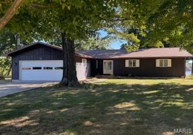 Photo 2 of Single family home for sale at 309 Lakewood Dr, Hillsboro, IL 62049 | MLS# MIS26064208 | Listing updated on 2026-10-07