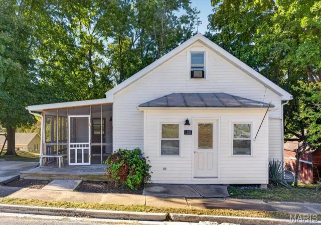 Photo 1 of Single family home for sale at 1202 Main St, Maeystown, IL 62256 | MLS# MIS26064220 | Listing updated on 2026-10-22