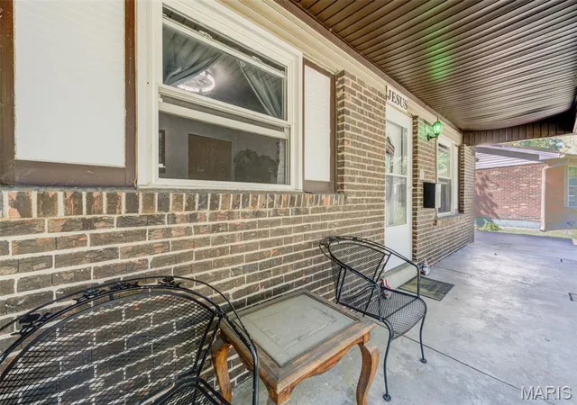 Photo 3 of Single family home for sale at 2028 Hungerford Dr, Florissant, MO 63031 | MLS# MIS26064222 | Listing updated on 2026-10-08