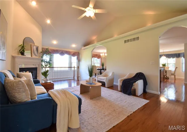 Photo 3 of Single family home for sale at 723 Stonecreek Dr, Staunton, IL 62088 | MLS# MIS26064223 | Listing updated on 2026-10-10