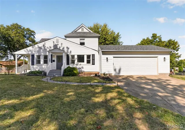 Photo 2 of Single family home for sale at 7101 Stafford Ct, Saint Louis, MO 63123 | MLS# MIS26064225 | Listing updated on 2026-10-18