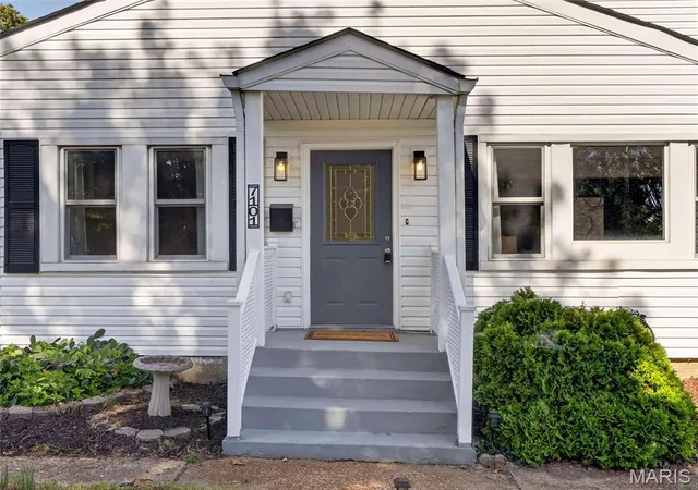 Photo 3 of Single family home for sale at 7101 Stafford Ct, Saint Louis, MO 63123 | MLS# MIS26064225 | Listing updated on 2026-10-18
