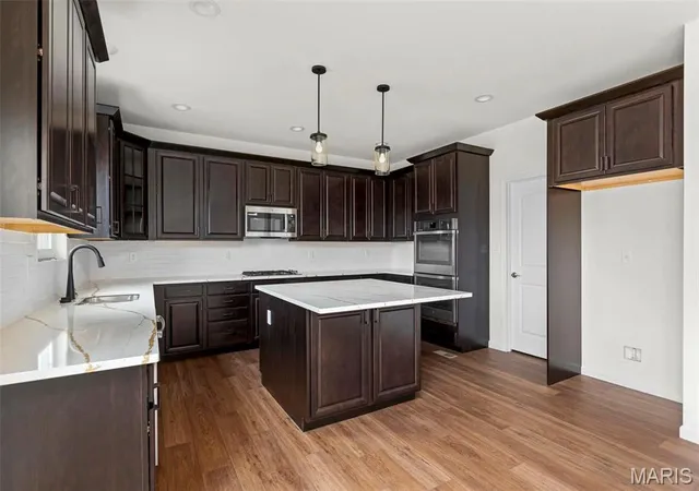 Photo 4 of Single family home for sale at 2 Sequoia At Elm Xing, St Charles, MO 63301 | MLS# MIS26064227 | Listing updated on 2026-10-05