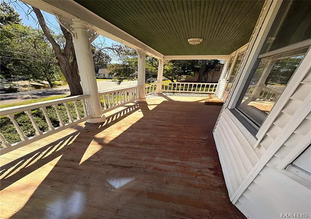 Photo 2 of Single family home for sale at 521 Klingsick Ln, Washington, MO 63090 | MLS# MIS26064230 | Listing updated on 2026-10-09