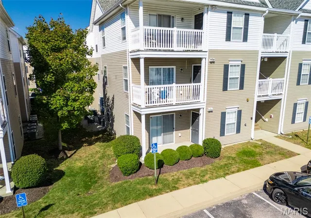 Photo 2 of Condo for sale at 9751 Newham Dr #11A, Saint Louis, MO 63123 | MLS# MIS26064234 | Listing updated on 2026-10-09