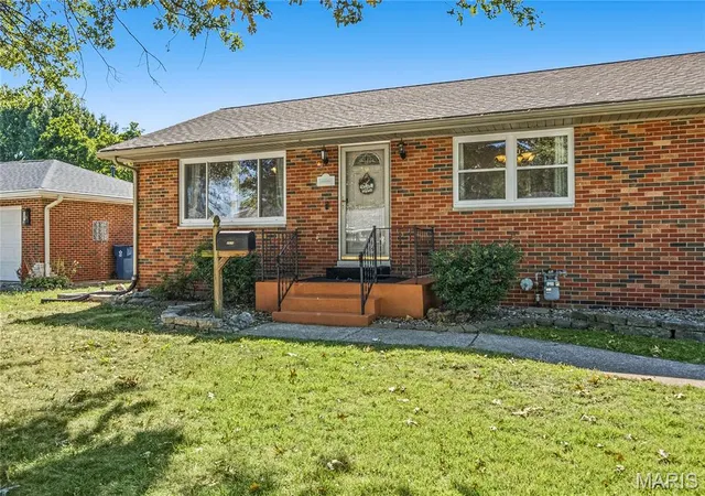 Photo 3 of Single family home for sale at 2316 Saint Bernard Ave, Granite City, IL 62040 | MLS# MIS26064235 | Listing updated on 2026-10-09