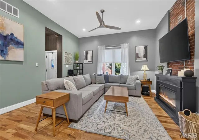 Photo 3 of Single family home for sale at 3430 Pennsylvania Ave, Saint Louis, MO 63118 | MLS# MIS26064238 | Listing updated on 2026-10-20