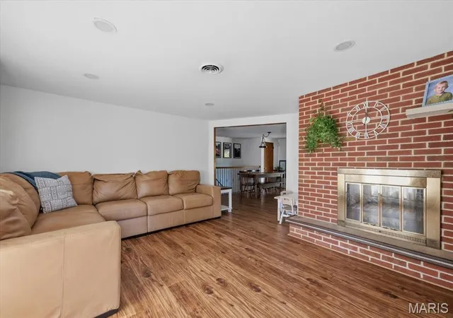 Photo 3 of Single family home for sale at 111 Linn Dr, Sainte Genevieve, MO 63670 | MLS# MIS26064242 | Listing updated on 2026-10-09