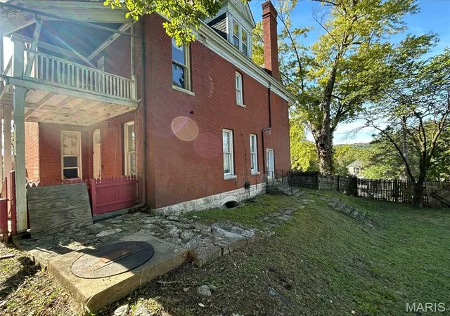 Photo 3 of Single family home for sale at 601 N 3rd Street, Louisiana, MO 63353 | MLS# MIS26064246 | Listing updated on 2026-10-06