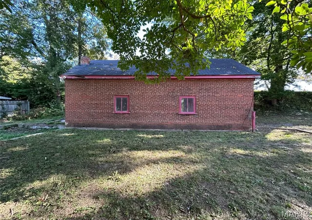 Photo 4 of Single family home for sale at 601 N 3rd Street, Louisiana, MO 63353 | MLS# MIS26064246 | Listing updated on 2026-10-06