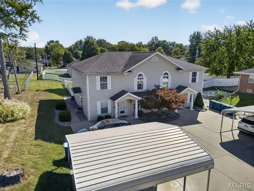 Listing Photo 32 - Condo for sale in 1307 Poplar St located at 1307 Poplar St, Highland, IL 62249 - Unit 1307 Poplar St