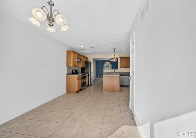 Photo 4 of Condo for sale at 1307 Poplar St #C, Highland, IL 62249 | MLS# MIS26064251 | Listing updated on 2026-10-16