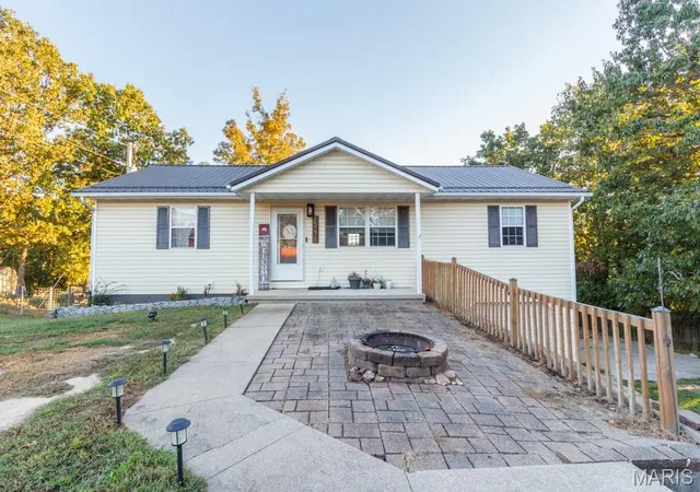 Photo 1 of Single family home for sale at 15275 Top Dr, Saint Robert, MO 65584 | MLS# MIS26064254 | Listing updated on 2026-10-08