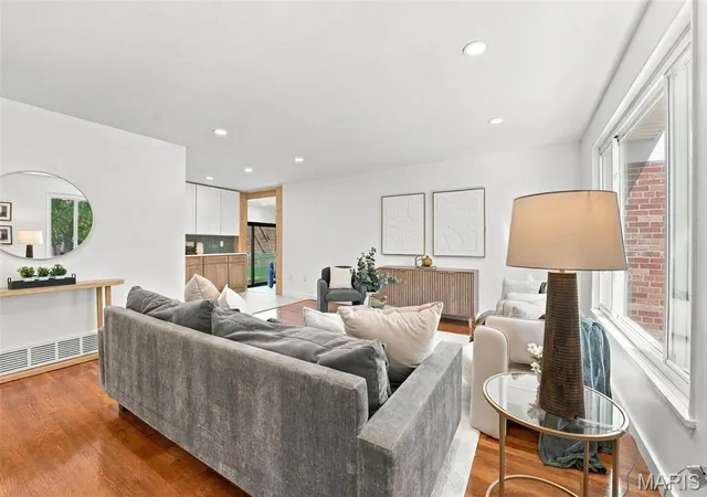 Photo 1 of Single family home for sale at 7305 Coronado Ave, Saint Louis, MO 63116 | MLS# MIS26064256 | Listing updated on 2026-10-08