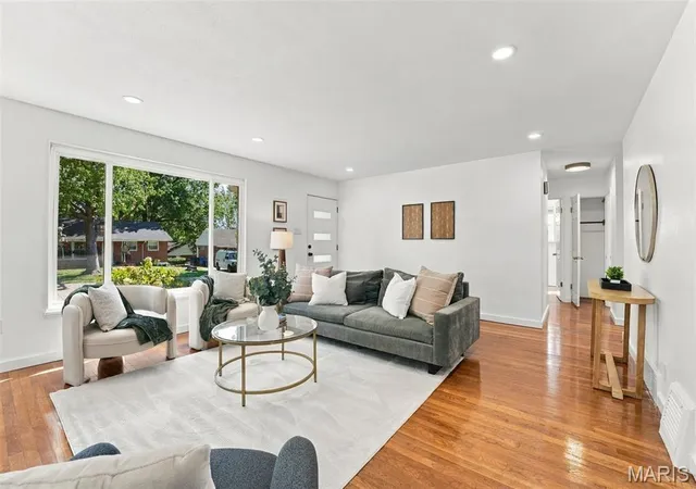 Photo 2 of Single family home for sale at 7305 Coronado Ave, Saint Louis, MO 63116 | MLS# MIS26064256 | Listing updated on 2026-10-08