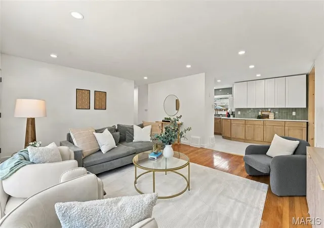 Photo 4 of Single family home for sale at 7305 Coronado Ave, Saint Louis, MO 63116 | MLS# MIS26064256 | Listing updated on 2026-10-08