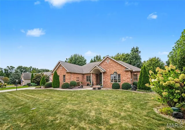 Photo 1 of Single family home for sale at 5308 Whispering Woods Dr, Godfrey, IL 62035 | MLS# MIS26064264 | Listing updated on 2026-10-08
