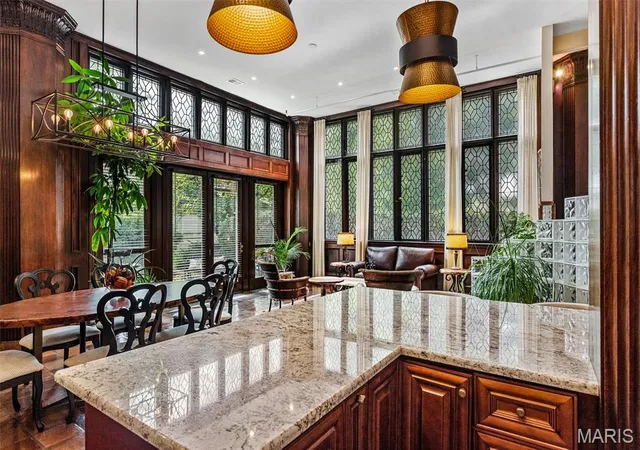 Listing Photo 4 - Condo for sale in building located at 4100 Laclede Ave, St. Louis, MO 63108 - Unit #114