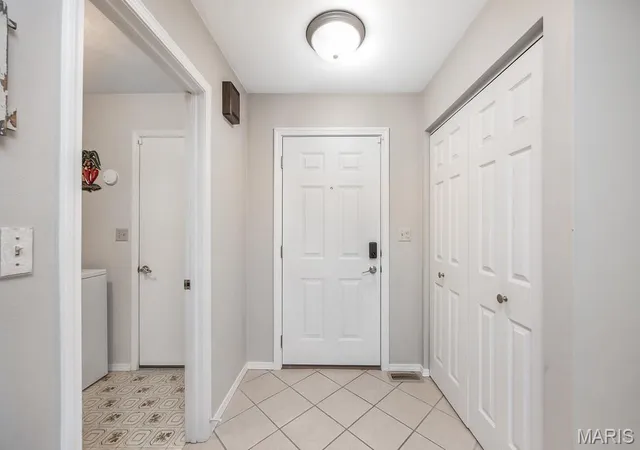 Photo 3 of Single family home for sale at 40 Innsbruck Ln, Belleville, IL 62221 | MLS# MIS26064276 | Listing updated on 2026-10-12
