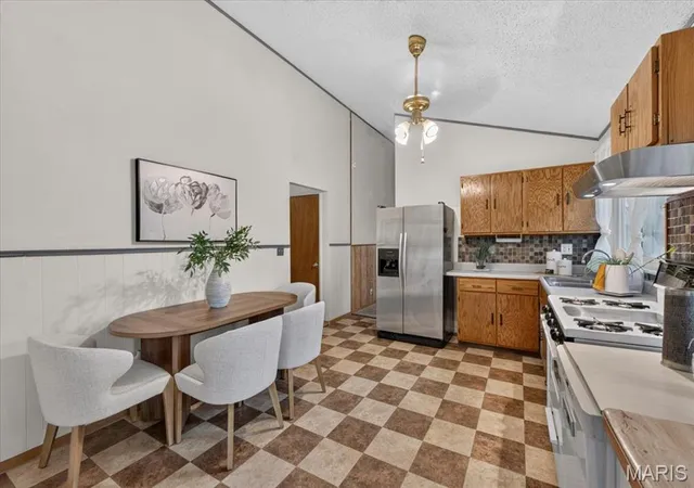 Photo 4 of Single family home for sale at 2470 Jenkee Dr, Florissant, MO 63031 | MLS# MIS26064286 | Listing updated on 2026-10-16