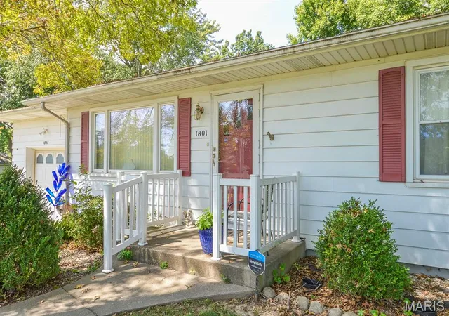 Photo 3 of Single family home for sale at 1801 Centreville Ave, Belleville, IL 62220 | MLS# MIS26064296 | Listing updated on 2026-10-09