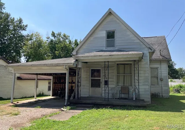 Photo 1 of Single family home for sale at 313 N Washington St, Trenton, IL 62293 | MLS# MIS26064300 | Listing updated on 2026-10-06