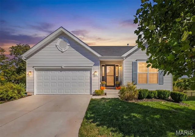 Photo 1 of Single family home for sale at 424 Cozy Pines Dr, Lake Saint Louis, MO 63367 | MLS# MIS26064305 | Listing updated on 2026-10-08