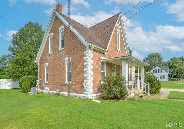 Photo 3 of Single family home for sale at 511 S Chester St, Sparta, IL 62286 | MLS# MIS26064308 | Listing updated on 2026-10-19