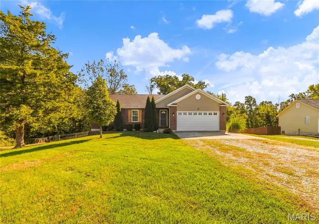 Photo 3 of Single family home for sale at 181 Shawn Ct, Troy, MO 63379 | MLS# MIS26064310 | Listing updated on 2026-10-10