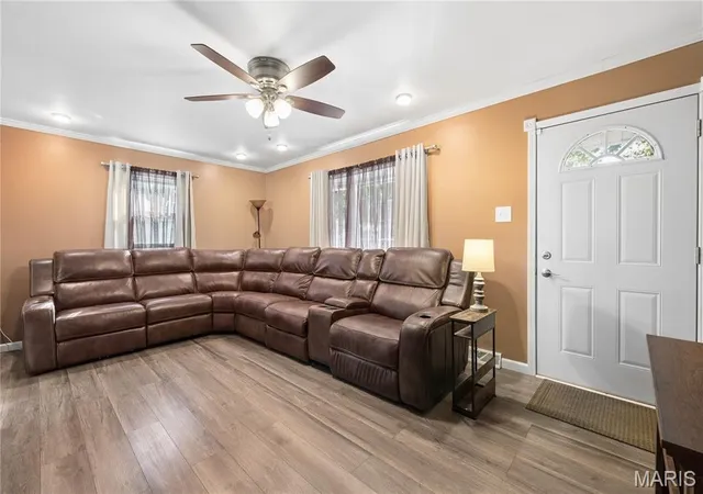 Photo 3 of Single family home for sale at 807 Montgomery Ave, Hillsboro, IL 62049 | MLS# MIS26064312 | Listing updated on 2026-10-07