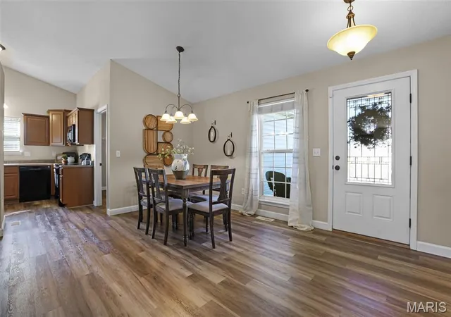 Photo 4 of Single family home for sale at 1876 Wellington Ln, Maryville, IL 62062 | MLS# MIS26064316 | Listing updated on 2026-10-08