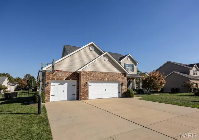 Photo 3 of Single family home for sale at 1138 Whimbrel Run, Mascoutah, IL 62258 | MLS# MIS26064326 | Listing updated on 2026-10-23
