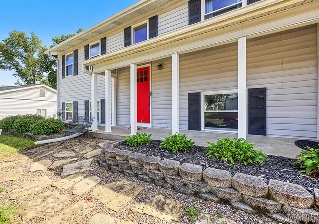 Photo 3 of Single family home for sale at 1230 Pine Trl, Fenton, MO 63026 | MLS# MIS26064330 | Listing updated on 2026-10-06