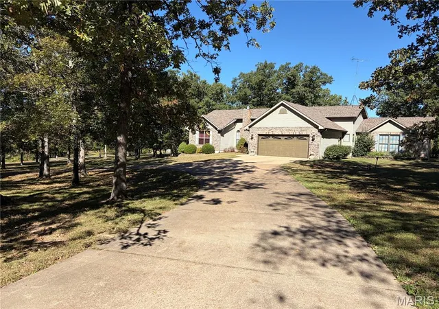 Photo 3 of Single family home for sale at 3031 Oak Hvn Ln, Bourbon, MO 65441 | MLS# MIS26064338 | Listing updated on 2026-10-07