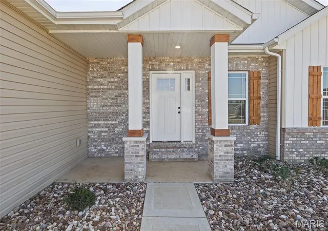 Photo 3 of Single family home for sale at 8442 Herrick Park Dr, Troy, IL 62294 | MLS# MIS26064344 | Listing updated on 2026-10-07