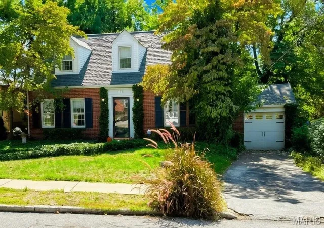 Photo 1 of Sale Pending at 145 Hillcrest Ave, Collinsville, IL 62234 | MLS# MIS26064356 | Listing updated on 2026-10-08