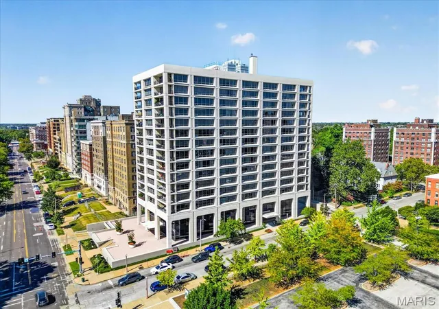 Condo for sale at 4501 Lindell Blvd #14G, Saint Louis, MO 63108 | MLS# MIS26064383