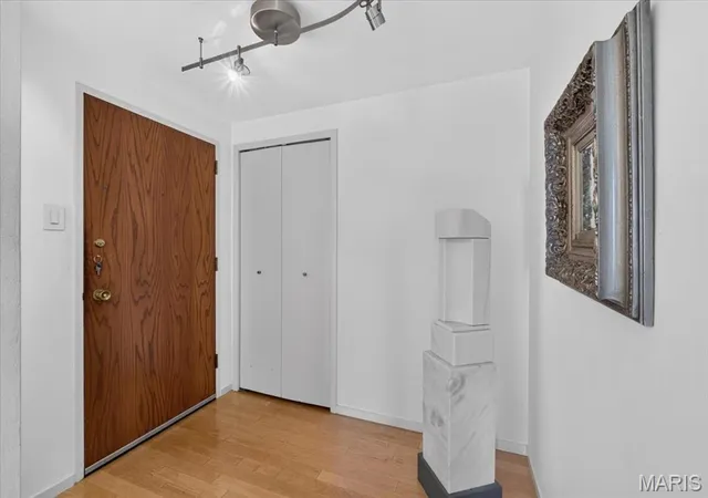 Photo 2 of Condo for sale at 4501 Lindell Blvd #14G, Saint Louis, MO 63108 | MLS# MIS26064383 | Listing updated on 2026-10-08