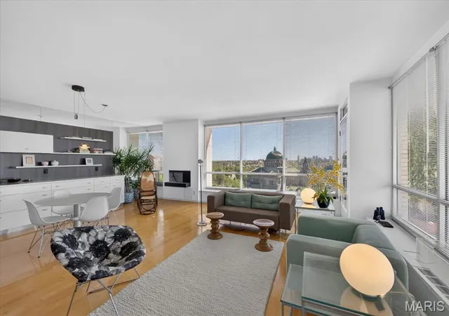 Photo 4 of Condo for sale at 4501 Lindell Blvd #14G, Saint Louis, MO 63108 | MLS# MIS26064383 | Listing updated on 2026-10-08