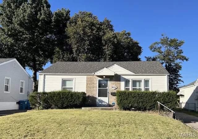 Single family home for sale at 9635 Echo Ln, Saint Louis, MO 63114 | MLS# MIS26064384